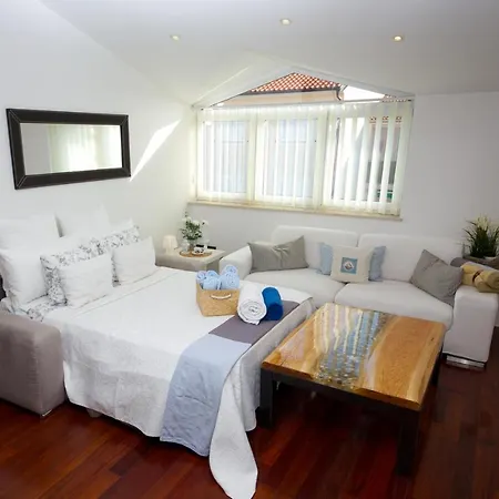 アパート Leonardo ロヴィニ