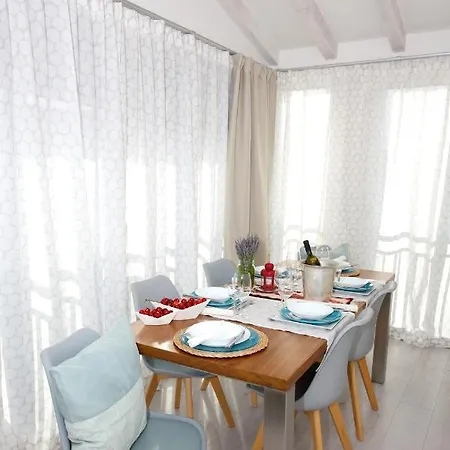 Leonardo Apartment